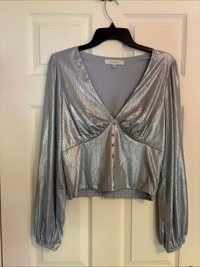 FLAT WHITE  Metallic ice blue  V-Neck faux Button Front Long Sleeve Top. Sz m
